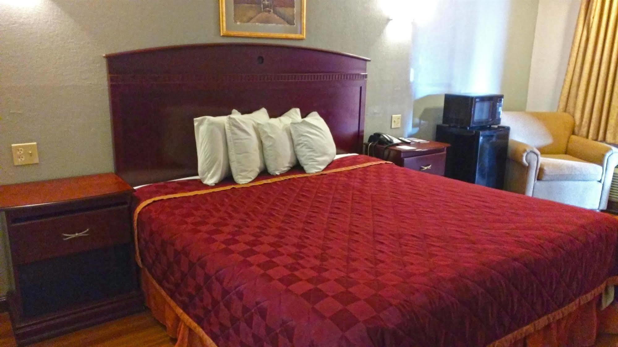 Americas Best Value Inn Mckinney Extérieur photo
