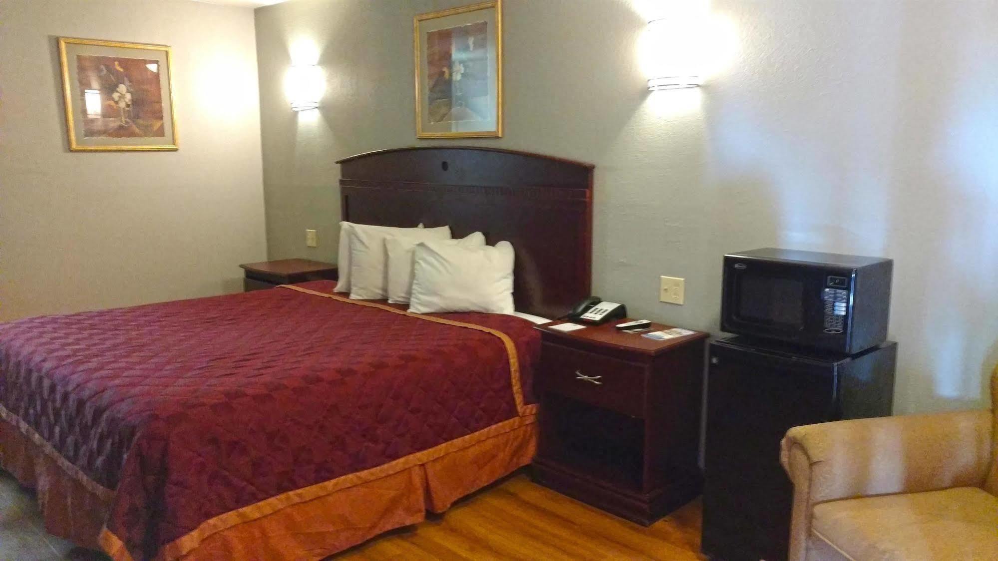 Americas Best Value Inn Mckinney Extérieur photo